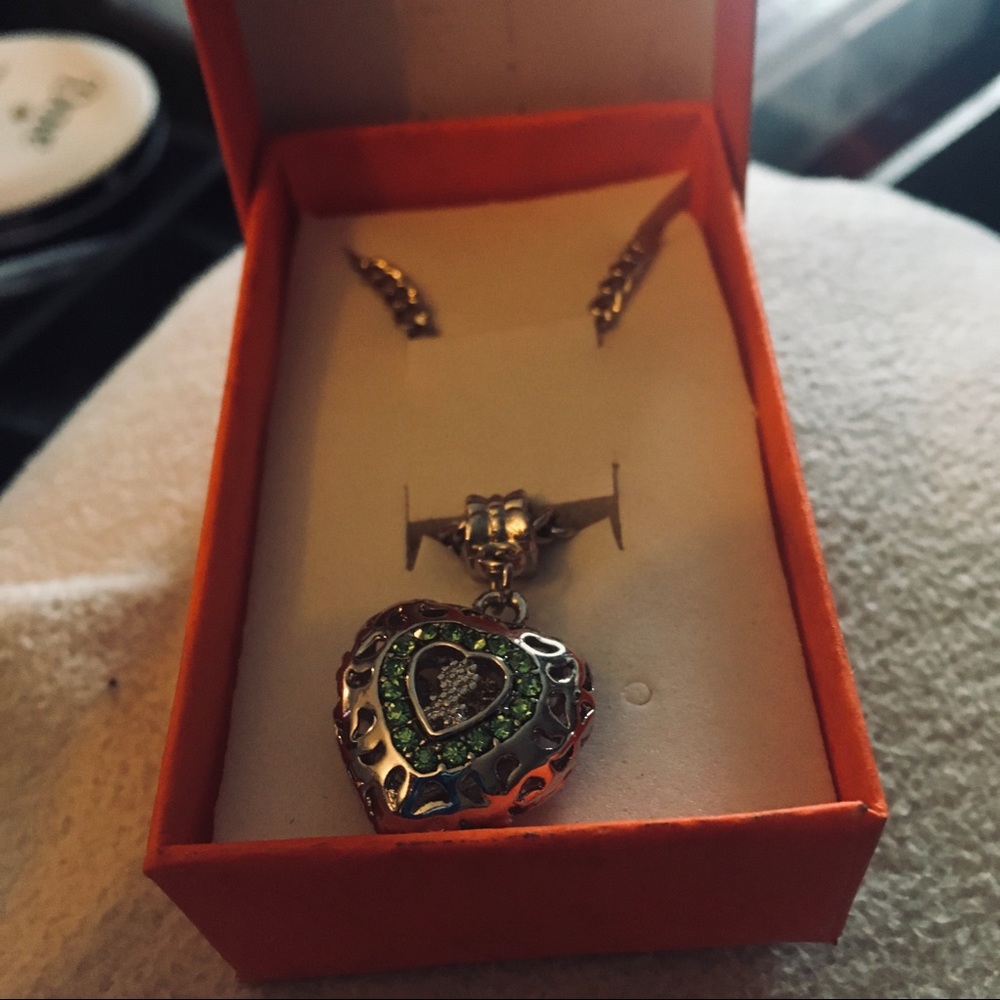 Necklace - Picture 2 of 3
